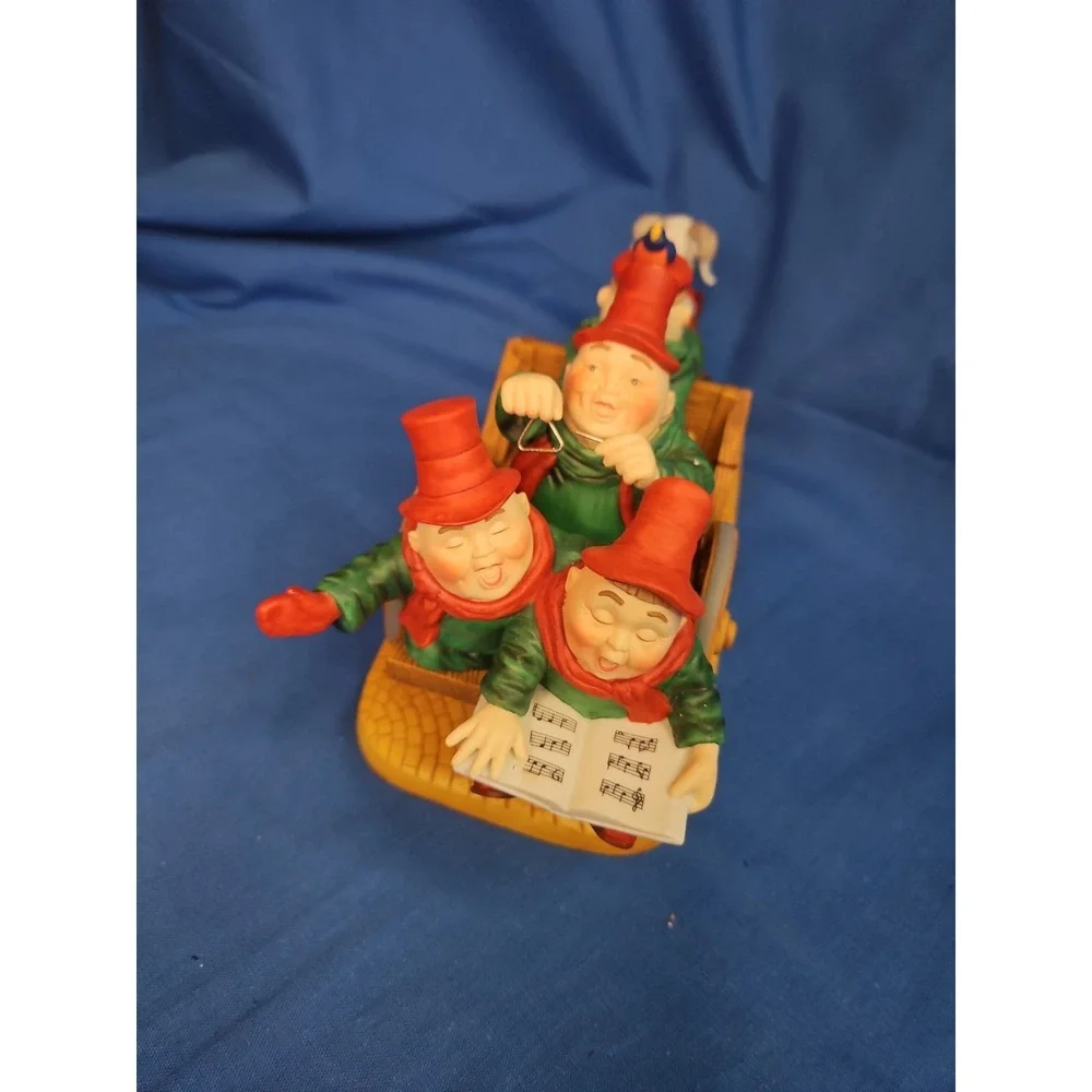 Dept 56 Christmas MERRY MAKERS Merrily We Roll Along Carolers Choir Monks 14x7